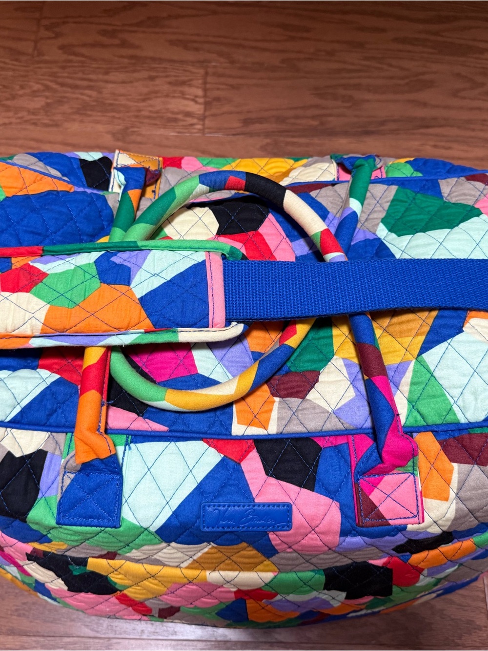 Vera Bradley “POP ART” Large Duffel- Retired and Highly Sought After Print - Picture 4 of 7